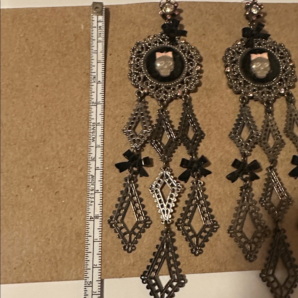 Betsey Johnson Skull Cameo Chandelier Earrings - Picture 6 of 6